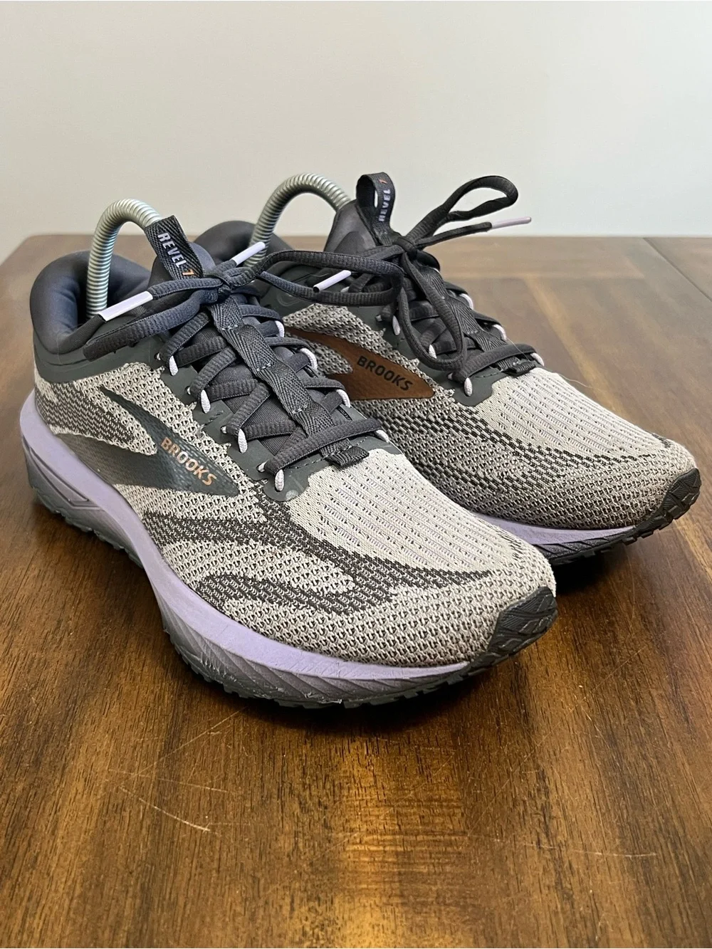 Brooks Revel 7 Womens Size 10 B Running Shoes in Gray & Lavender